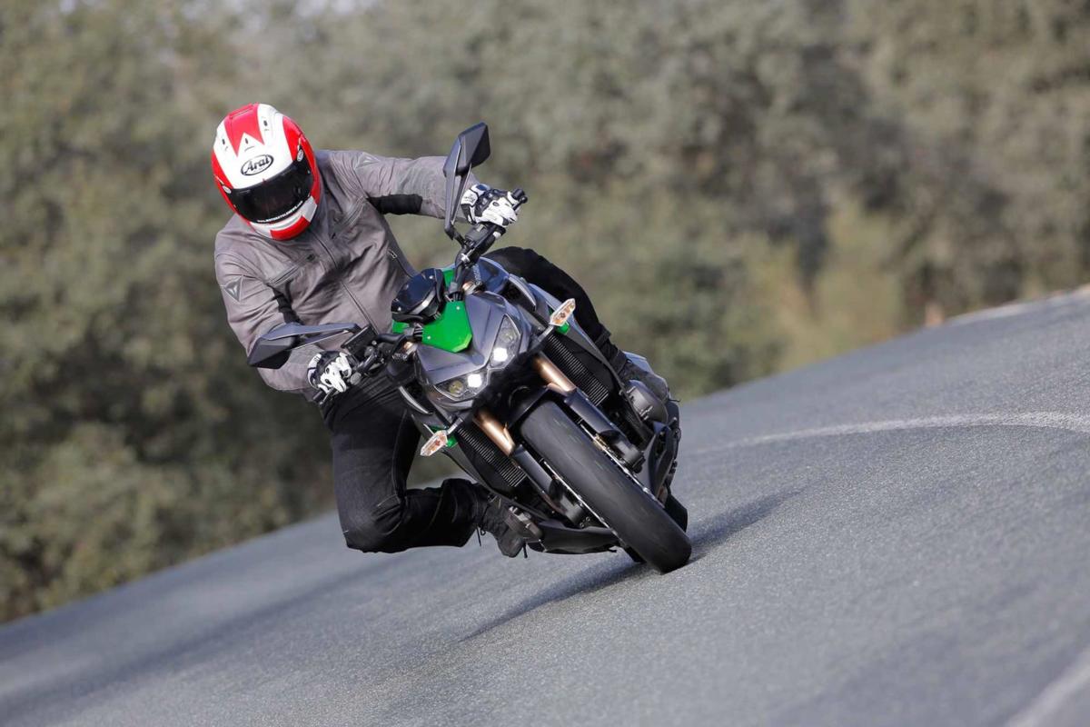 1z1000-action-6