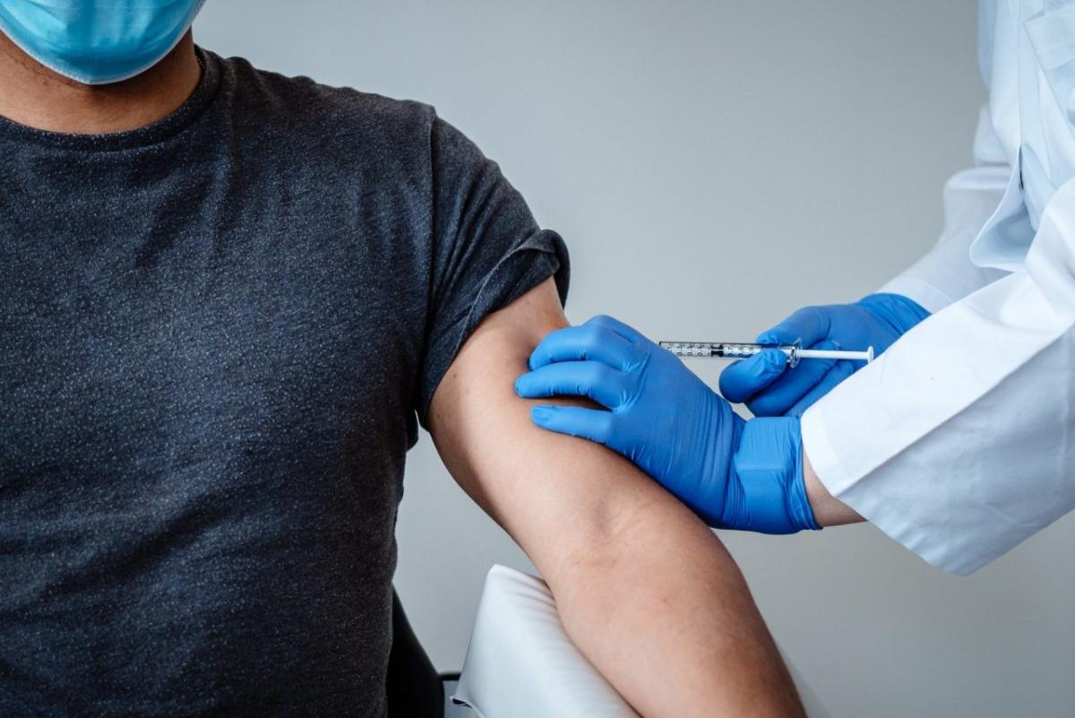 Pfizer-vaccine-scaled-e1608038571329