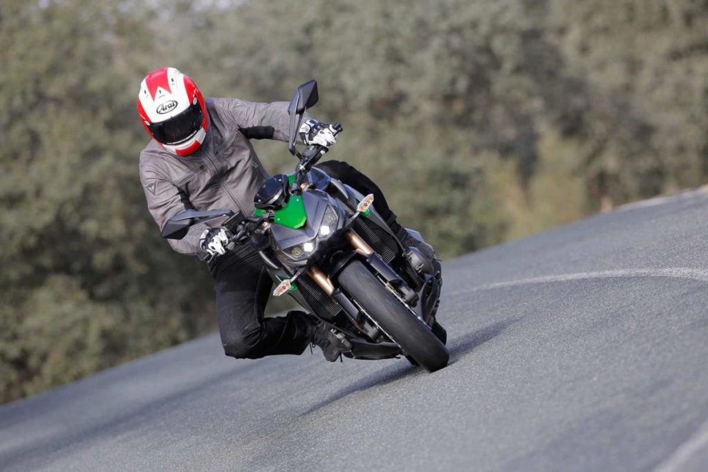 1z1000-action-6