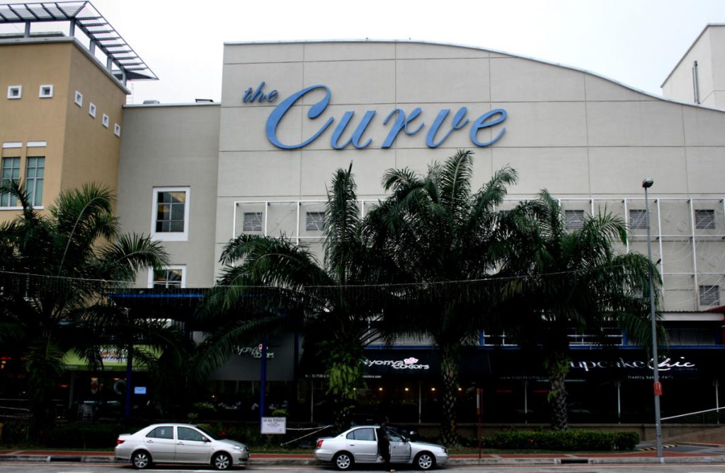 Outside_The_Curve2