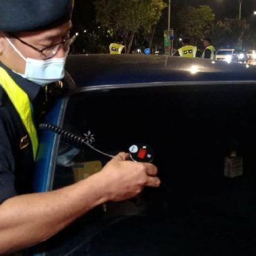 Pemandu atau pemilik kenderaan cermin gelap boleh didenda dan dipenjara