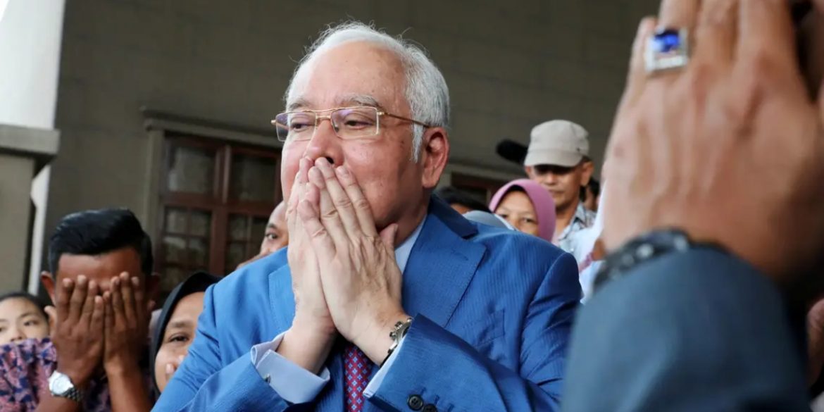 Pengampunan Najib Razak: Hukuman Penjara Dan Denda Dikurangkan 50 Peratus