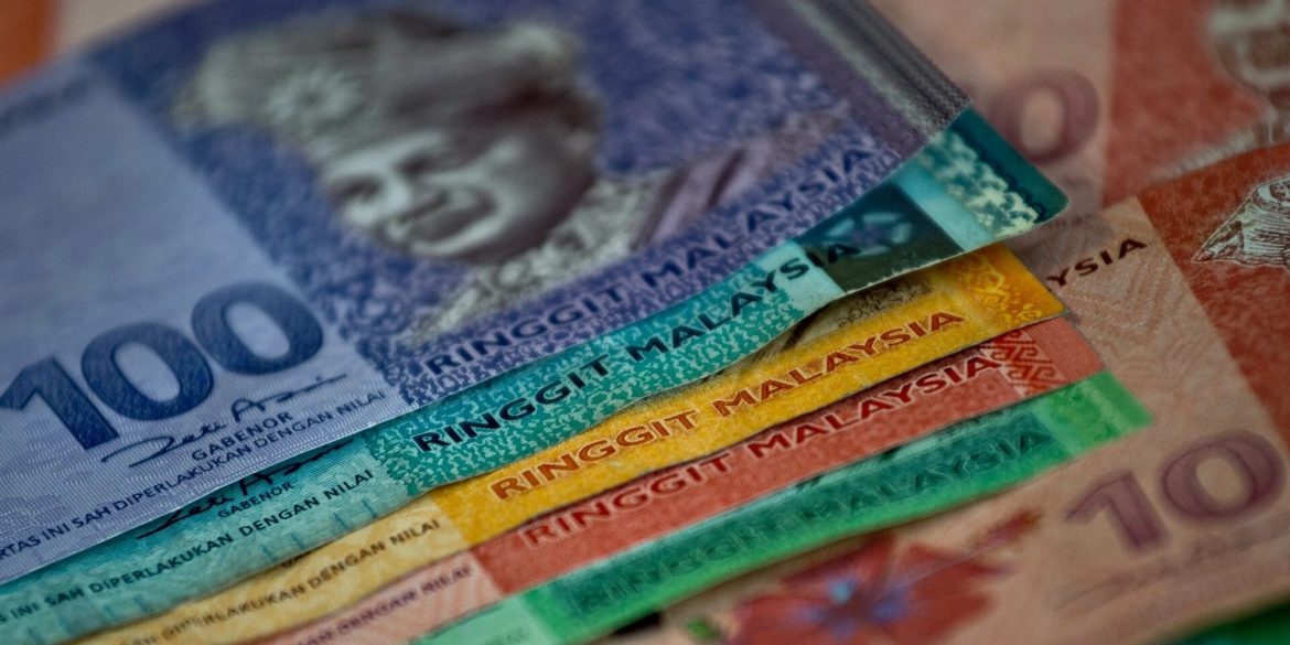 LHDN Digesa Pantau Influencer, Founder Kosmetik Tayang Duit Semasa Buat 'Live'