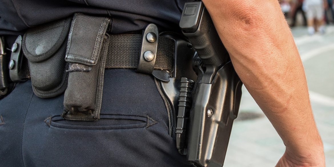 Lelaki Malaysia Dipenjara Ekoran Cuba Pegang Pistol Pegawai Bantuan Di Singapura