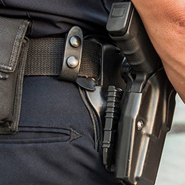 Lelaki Malaysia Dipenjara Ekoran Cuba Pegang Pistol Pegawai Bantuan Di Singapura