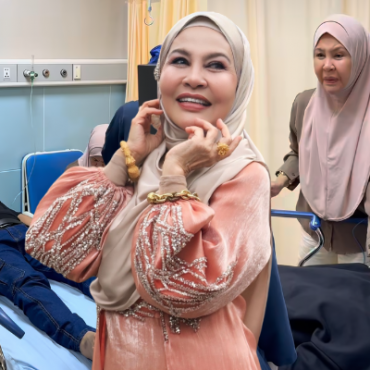 [VIDEO] Suami Bonda Rozita Dikejarkan Ke Hospital Di China, Alami Sesak Nafas Jam 4 Pagi – ‘Dia Ada Masalah Jantung Setahun Lepas’ 