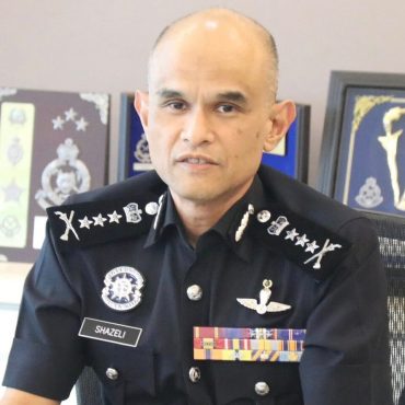 Anak Bekas PM Ditahan, Bawa Dadah Dalam Kereta Mewah