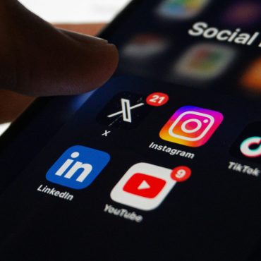 Pengguna Bakal Diwajibkan Buat eKYC Untuk Pengesahan Media Sosial