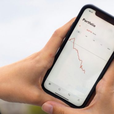 Ekoran Trump Gertak Naik Tarif, Syarikat Gergasi Teknologi Hilang $770 Bilion Dalam Sekelip Mata