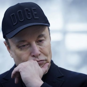 'Duit Bukan Segalanya' - Elon Musk Akui Hidup Tak Bahagia Walaupun Miliki Kekayaan Lebih RM3 Trilion