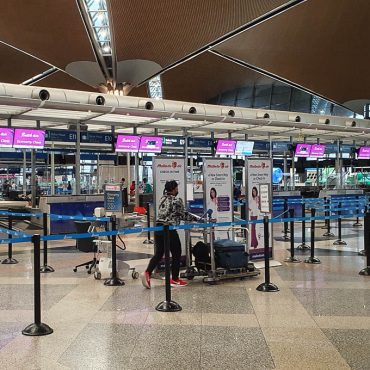 Padah Ikut 'Cadangan' AI, 8 Warga Isra*l Ditahan Waktu Transit Di KLIA