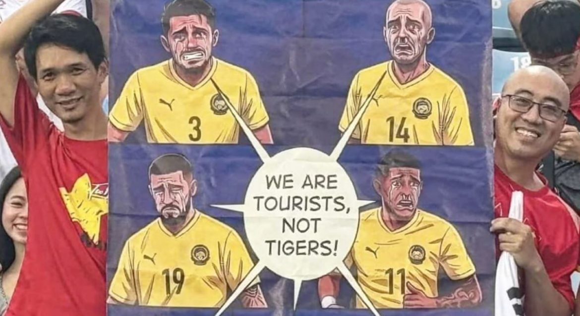 'Kami Pelancong Bukan Harimau,' Penyokong Vietnam Sindir 7 Pemain Warisan Harimau Malaya Yang Digantung