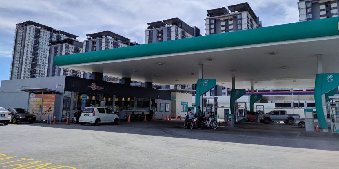 PETRONAS Jamin Bekalan Bahan Api Di Stesen Minyak Cukup Hingga Akhir Jun