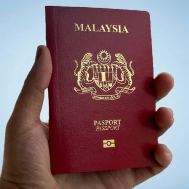 Hanya RM350 Untuk 10 Tahun? Ini Kadar Fi Baharu & Diskaun Pasport Malaysia