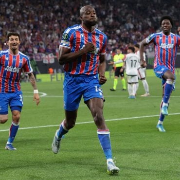 Aston Villa Mahukan Mateta
